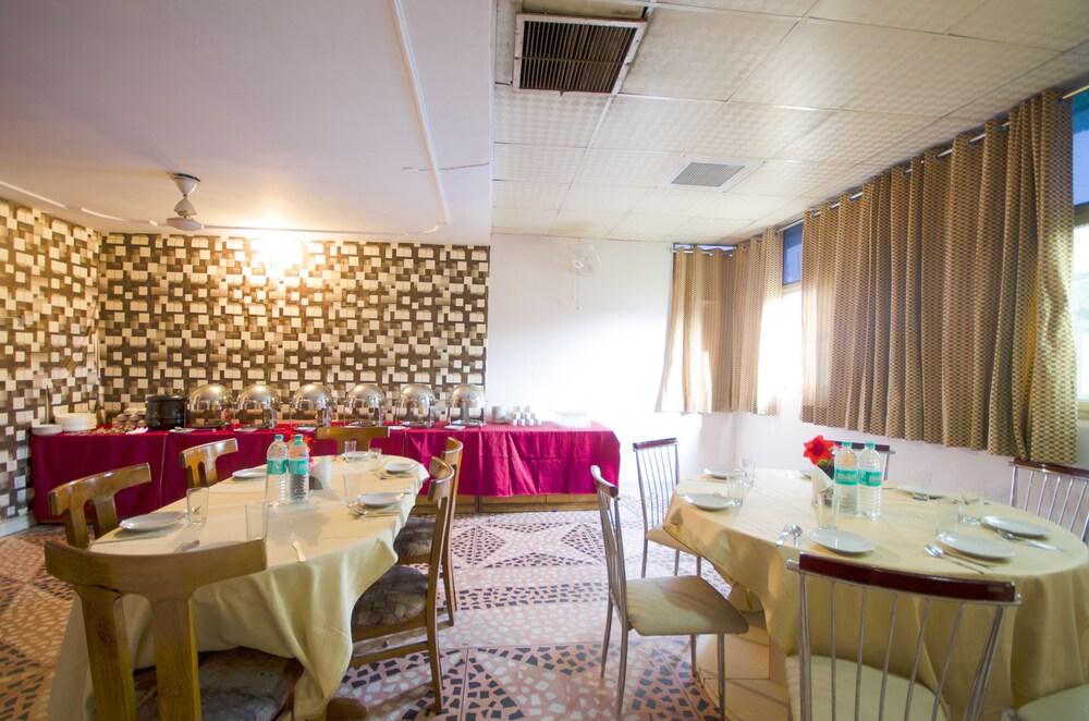Hotel Pablas International, New Delhi, Near Metro Exterior foto