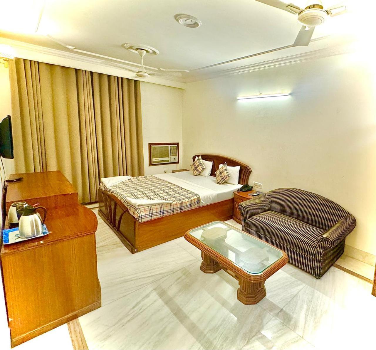 Hotel Pablas International, New Delhi, Near Metro Exterior foto