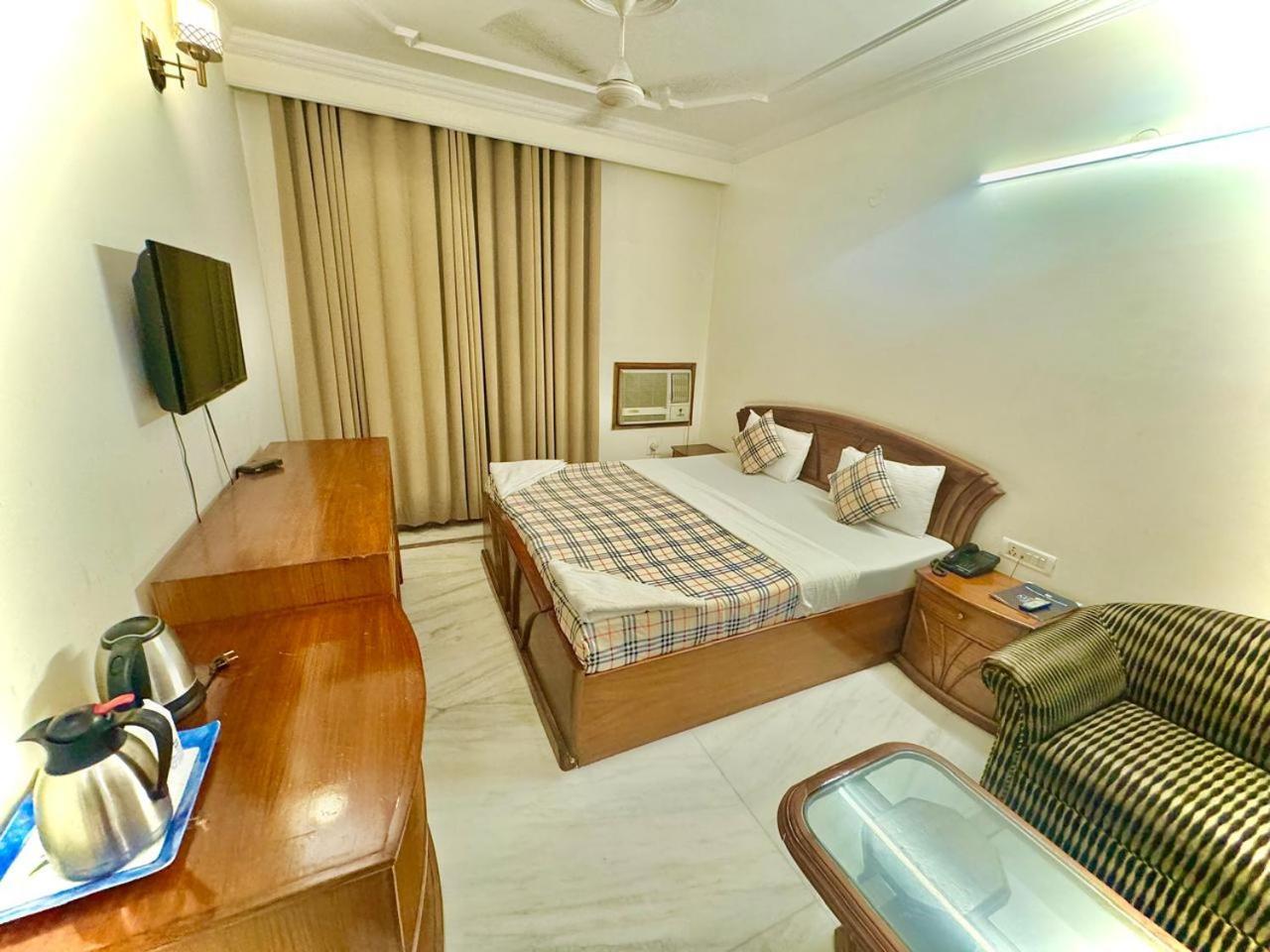 Hotel Pablas International, New Delhi, Near Metro Exterior foto