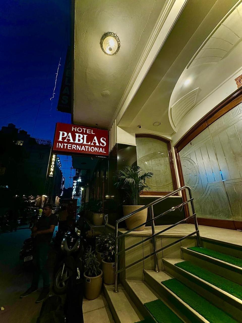 Hotel Pablas International, New Delhi, Near Metro Exterior foto