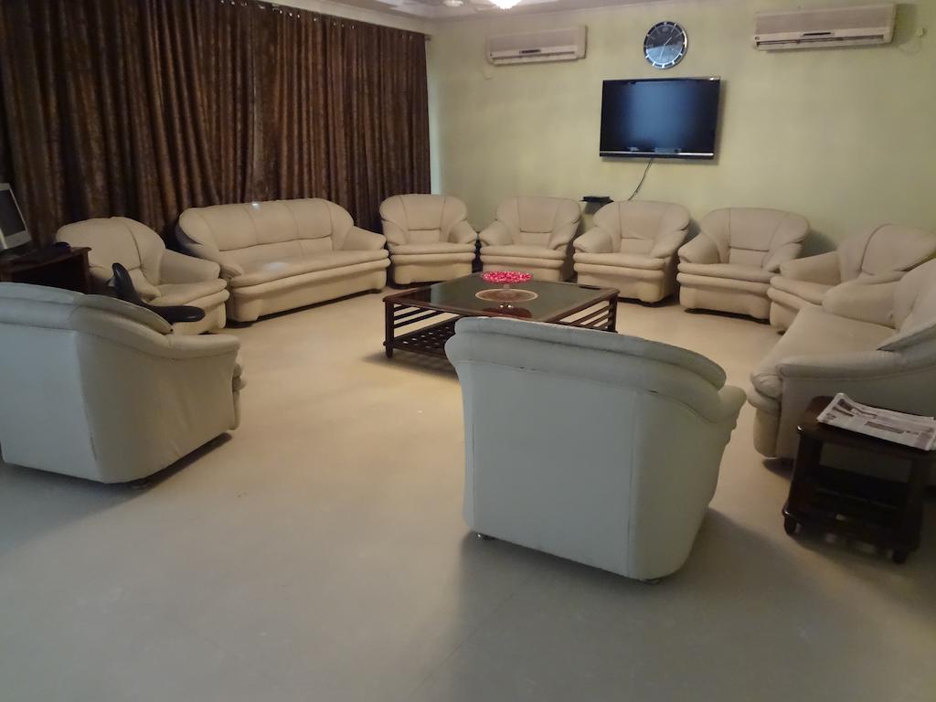 Hotel Pablas International, New Delhi, Near Metro Exterior foto